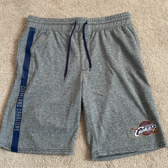 Men’s large NBA Cleveland CAVALIERS grey shorts :) gray 60% cotton cavs Jogging - Picture 1 of 8